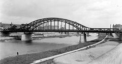 (#67) Bulwary Wiślane, widoczne Mosty Piłsudskiego, Powstańców Śląskich i Krakusa